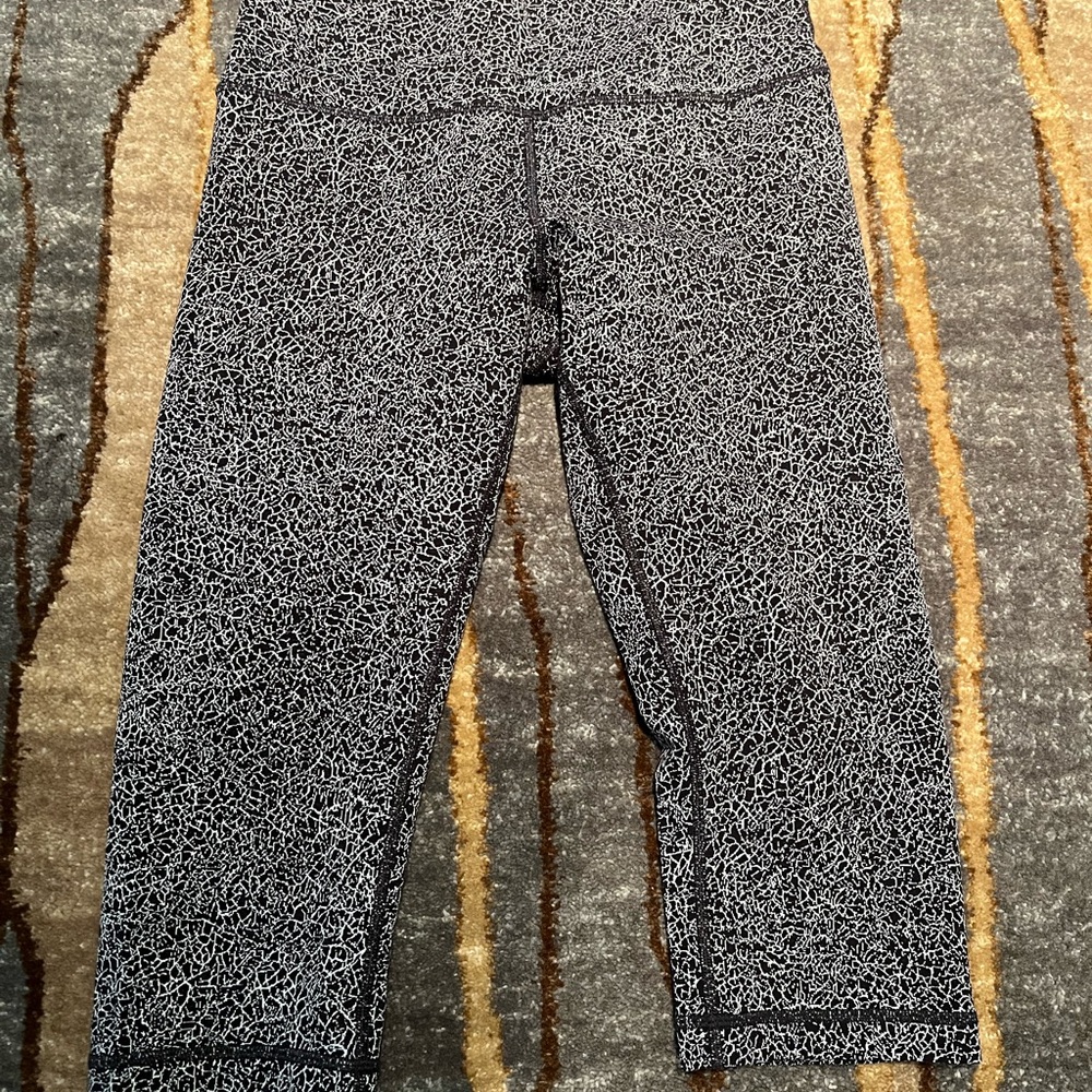 Lululemon Athletica Black Capris High-Rise Stretch